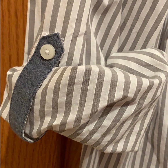 Tommy Hilfiger Large striped women’s button down - Picture 2 of 8